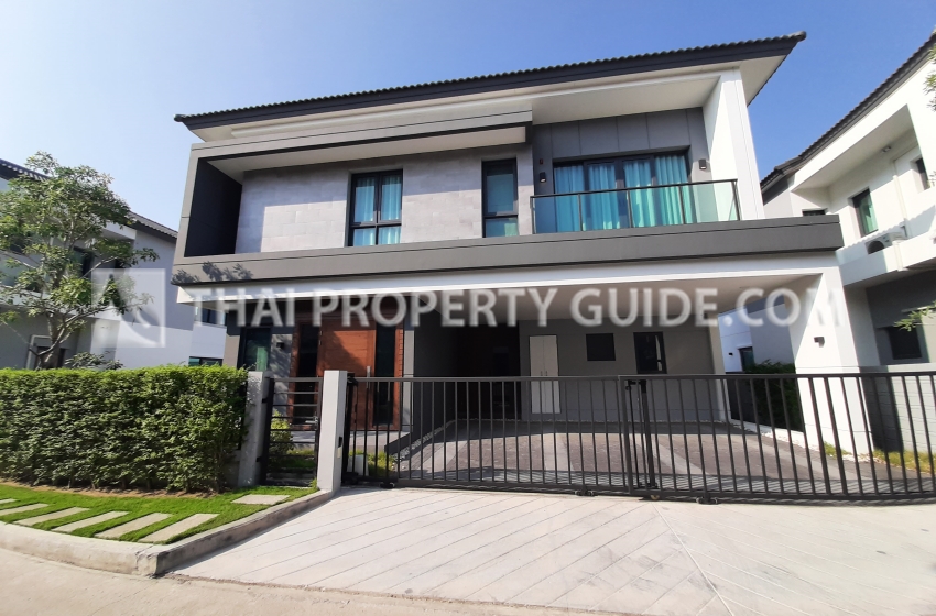 House with Shared Pool in Bangnatrad 